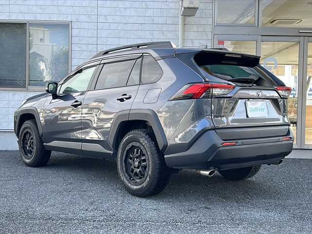 トヨタ ＲＡＶ４ アドベンチャー オフロードPKGⅡ 埼玉県 2024(令6)年 2.3万km グレーメタリック ワンオーナー　/純正ナビ　/フルセグ/BT/USB/FM/AM/Miracast/スロットルコントローラー（3-drive-EVO）/全周囲カメラ　/ACC/ビルトインＥＴＣ（2.0）　/デジタルインナーミラー/前席シートヒーター　/前席エアーシート　/運転席メモリーシート　/ハンドルヒーター　/オートホールド/電動パーキング/横滑り防止/パワーバックドア/オートライト/オートハイビーム/LTA/BSM/PCS/クリアランスソナー/RCTA/PKSB/RSA/スマートキー２本　/保証書　/記録簿　/取扱説明書
