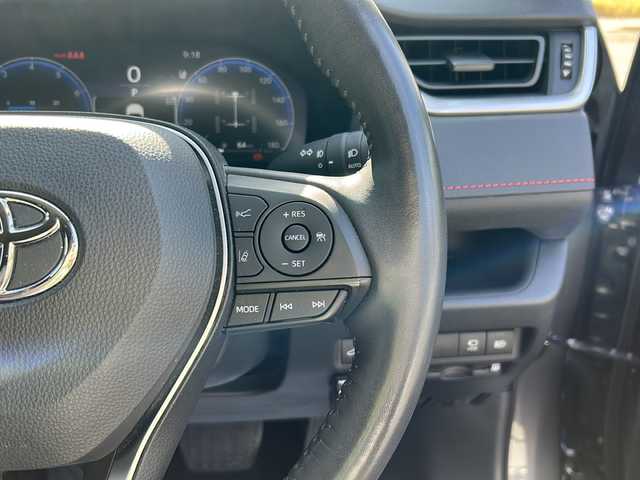 トヨタ ＲＡＶ４ アドベンチャー オフロードPKGⅡ 埼玉県 2024(令6)年 2.3万km グレーメタリック ワンオーナー　/純正ナビ　/フルセグ/BT/USB/FM/AM/Miracast/スロットルコントローラー（3-drive-EVO）/全周囲カメラ　/ACC/ビルトインＥＴＣ（2.0）　/デジタルインナーミラー/前席シートヒーター　/前席エアーシート　/運転席メモリーシート　/ハンドルヒーター　/オートホールド/電動パーキング/横滑り防止/パワーバックドア/オートライト/オートハイビーム/LTA/BSM/PCS/クリアランスソナー/RCTA/PKSB/RSA/スマートキー２本　/保証書　/記録簿　/取扱説明書