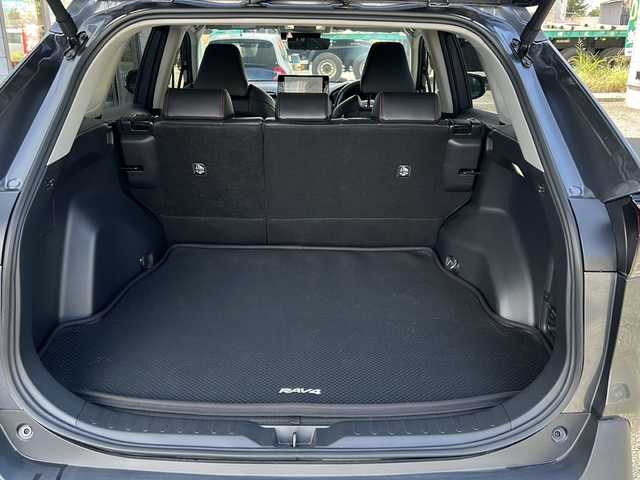 トヨタ ＲＡＶ４ アドベンチャー オフロードPKGⅡ 埼玉県 2024(令6)年 2.3万km グレーメタリック ワンオーナー　/純正ナビ　/フルセグ/BT/USB/FM/AM/Miracast/スロットルコントローラー（3-drive-EVO）/全周囲カメラ　/ACC/ビルトインＥＴＣ（2.0）　/デジタルインナーミラー/前席シートヒーター　/前席エアーシート　/運転席メモリーシート　/ハンドルヒーター　/オートホールド/電動パーキング/横滑り防止/パワーバックドア/オートライト/オートハイビーム/LTA/BSM/PCS/クリアランスソナー/RCTA/PKSB/RSA/スマートキー２本　/保証書　/記録簿　/取扱説明書