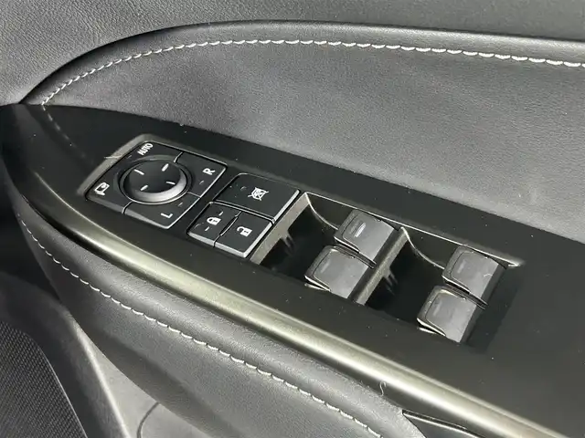レクサス ＮＸ 250 佐賀県 2023(令5)年 1万km ソニッククォーツ ワンオーナー/禁煙車/純正9.8インチナビ/フルセグ/Bluetooth/全方位カメラ/サンルーフ/ビルトインETC2.0/ドライブレコーダー/レクサスセーフティーシステム/レーダークルーズコントロール/コーナーセンサー/BSM/ヘッドアップディスプレイ/電動リアゲート/運転席・助手席パワーシート/パドルシフト/純正フロアマット/純正18インチアルミホイール