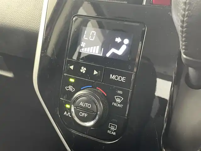 トヨタ タンク カスタムG－T 熊本県 2017(平29)年 4.2万km ブラックマイカ/マゼンダベリーメタリック 純正ナビNSZT-Y66T（ＣＤ・ＤＶＤ・フルセグ・ＢＴ・ＳＤ）/バックカメラ　/純正前方ドライブレコーダー　/両側パワースライドドア　/ビルトインＥＴＣ２．０　/両側パワースライドドア　/衝突軽減ブレーキ　/横滑り防止　/アイドリングストップ/クルーズコントロール/前席シートヒーター/後ろのみコーナーセンサー/ドアバイザー/純正フロアマット/純正１５インチAW/オートライト/LEDヘッドライト/フォグランプ/スマートキー/プッシュスタート/保証書