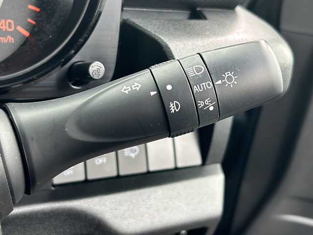 スズキ ジムニー XC 山形県 2024(令6)年 1.7万km ブルーイッシュブラックパール3 禁煙車/４WD/デュアルセンサーブレーキ/レーンキープアシスト/横滑り防止装置/クルーズコントロール/社外SDナビ/（Bluetooth/フルセグ/DVD/AM/FM)/ステアリングスイッチ/アイドリングストップ/前席シートヒーター/ETC/社外フロアマット/オートLEDヘッドライト/フォグランプ/背面タイヤ/社外スタッドレスタイヤ車載/（175/80/R16)5mm 4本