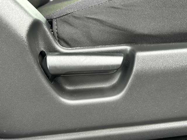 スズキ ジムニー XC 山形県 2024(令6)年 1.7万km ブルーイッシュブラックパール3 禁煙車/４WD/デュアルセンサーブレーキ/レーンキープアシスト/横滑り防止装置/クルーズコントロール/社外SDナビ/（Bluetooth/フルセグ/DVD/AM/FM)/ステアリングスイッチ/アイドリングストップ/前席シートヒーター/ETC/社外フロアマット/オートLEDヘッドライト/フォグランプ/背面タイヤ/社外スタッドレスタイヤ車載/（175/80/R16)5mm 4本