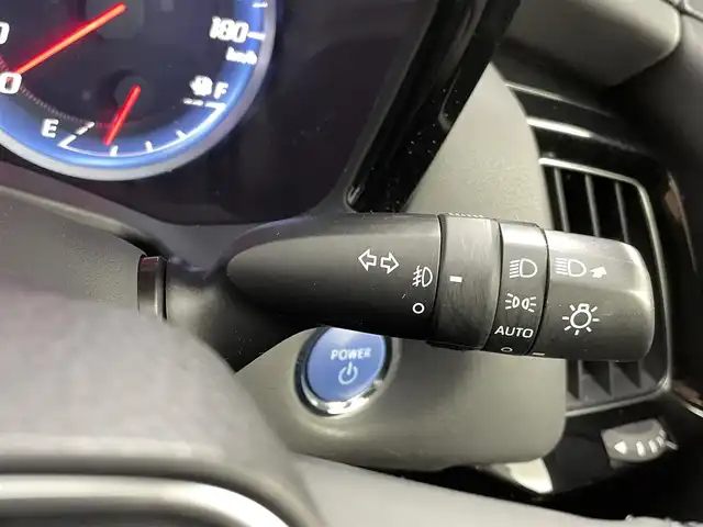 トヨタ クラウン ハイブリッド RS 熊本県 2020(令2)年 6万km ホワイトパールクリスタルシャイン 禁煙車　/純正ナビ（ＣＤ・ＤＶＤ・フルセグ・ＢＴ・ＳＤ・ＵＳＢ）/バックカメラ　/社外前後ドライブレコーダー（DC-DR651）　/ビルトインＥＴＣ　/前後クリアランスソナー　/レーダークルーズコントロール　/トヨタセーフティーセンス/・プリクラッシュセーフティ/・ブラインドスポットモニター/・フロントクロストラフィックアラート/・車線逸脱警報/・レーダークルーズコントロール/横滑り防止/前席シートヒーター/前席エアーシート/前席パワーシート/パワーバックドア/純正フロアマット/純正１８インチAW/オートライト/オートマチックハイビーム/LEDヘッドライト/スマートキー/プッシュスタート