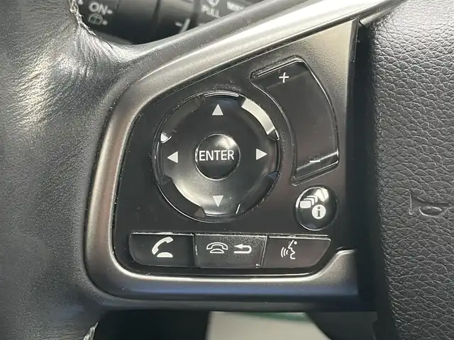 ホンダ シビック ハッチバック ホンダセンシング 山形県 2019(平31)年 9.5万km クリスタルブラックパール 禁煙車/ターボ/純正SDナビ/・TV/AM/FM/CD/DVD/Bluetooth/アペックスマフラー/アダプティブクルーズコントロール/アイドリングストップ/レーンキープアシスト/標識認識機能/衝突被害軽減ブレーキ/横滑り防止装置/盗難防止装置/LEDヘッドライト/オートライト/フロントフォグランプ/電動パーキングブレーキ/バックカメラ/前後ドライブレコーダー/シートヒーター（D/N席）/純正フロアマット/純正ドアバイザー/ETC