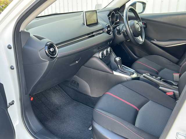 マツダ デミオ XD ツーリング 千葉県 2016(平28)年 7.2万km スノーフレイクホワイトパールマイカ 純正SDナビゲーション/フルセグTV/Bluetooth・CD・DVD/バックカメラ/ETC/LEDヘッドライト/オートライト/フォグランプ/ステアリングリモコン/パドルシフト/クルーズコントロール/運転席・助手席シートヒーター/エンジンプッシュスタート/スマートキー/純正アルミホイール