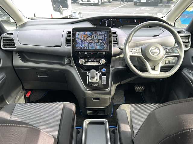 日産 セレナ e－パワー ハイウェイスター V 大阪府 2020(令2)年 6.7万km ブリリアントホワイトパール 純正10インチナビ/CD/DVD/DTV/Bluetooth/Blu-ray/アラウンドビューモニター/両側パワースライドドア/プロパイロット/車線逸脱防止支援システム/アラウンドビューモニター/インテリジェントルームミラー/インテリジェントパーキングアシスト/オートブレーキホールド/LEDオートヘッドライト/ハイビームアシスト/純正スポイラー/後席エアコン/純正アルミホイール/スマートキー×2/禁煙車/ETC/ドライブレコーダー