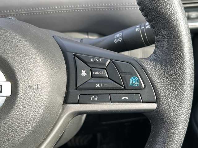 日産 セレナ e－パワー ハイウェイスター V 大阪府 2020(令2)年 6.7万km ブリリアントホワイトパール 純正10インチナビ/CD/DVD/DTV/Bluetooth/Blu-ray/アラウンドビューモニター/両側パワースライドドア/プロパイロット/車線逸脱防止支援システム/アラウンドビューモニター/インテリジェントルームミラー/インテリジェントパーキングアシスト/オートブレーキホールド/LEDオートヘッドライト/ハイビームアシスト/純正スポイラー/後席エアコン/純正アルミホイール/スマートキー×2/禁煙車/ETC/ドライブレコーダー