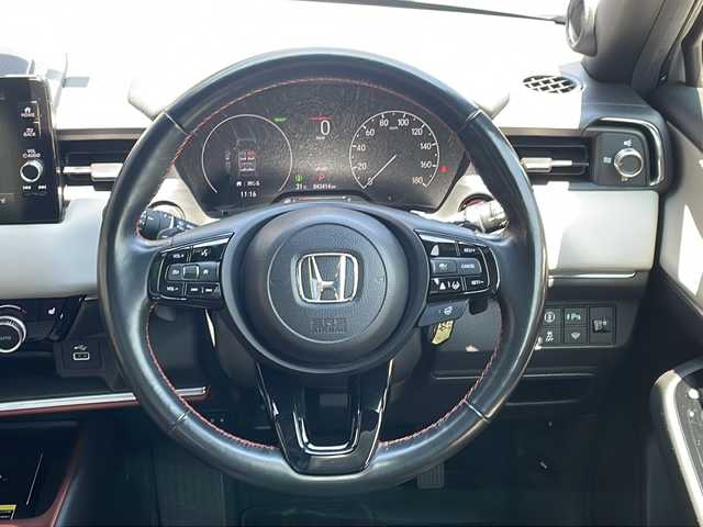 ホンダ ヴェゼル ハイブリッド e:HEV PLaY 大阪府 2022(令4)年 4.4万km パールⅡ １オナ　/ガラスルーフ　/全方位　/温席　/ＢＳＭ/ＥＴＣ　/レーダークルーズコントロール　/ステアリングヒーター　/パワーバックドア　/置くだけ充電　/ＣＭＢＳ/レーンキープアシスト/純正ナビ/フルセグＴＶ/ワイパーデアイサー/踏み間違い/ダウンヒルアシストコントロール/取説/保証書/カラー番号；ＮＨ９０２ＰＡ