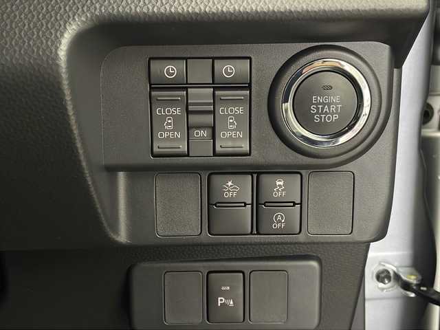トヨタ ルーミー カスタムG 栃木県 2024(令6)年 1.1万km ブライトシルバーM ワンオーナー/純正9インチナビ/フルセグTV/Bluetooth/CD/DVD/バックカメラ/スマートアシスト/衝突回避支援ブレーキ機能/レーンキープアシスト/レーダークルーズコントロール/ロードサインアシスト/先行車発進お知らせ機能/クリアランスソナー/両側パワースライドドア/シートヒーター/LEDオートライト/純正AW/保証書