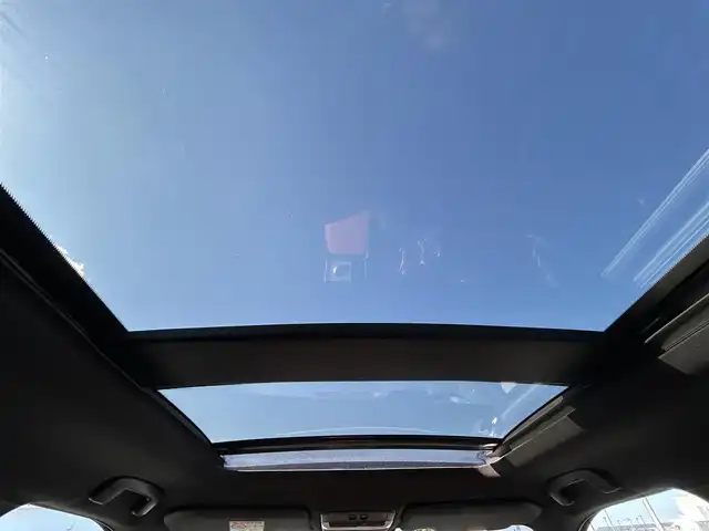 三菱 アウトランダー ＰＨＥＶ P 愛媛県 2024(令6)年 0.4万km ホワイトダイヤモンド 純正ナビ（Bluetooth/AppleCarPlaｙ）/アラウンドビューモニター/ヘッドアップディスプレイ/BOSE製スピーカー/マイパイロット/マッサージ機能（D/N席）/置くだけ充電/全席シートヒーター（サードシート除く)/ステアリングヒーター/シートメモリー/パドルシフト/サンルーフ/パワーシート/純正20インチアルミホイール/純正フロアマット/前後コーナーセンサー/ダウンヒルアシストコントロール/LEDヘッドライト/スマートキー×２