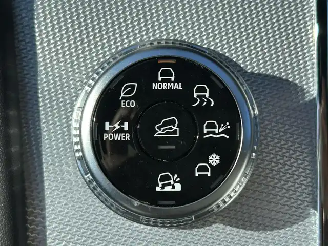 三菱 アウトランダー ＰＨＥＶ P 愛媛県 2024(令6)年 0.4万km ホワイトダイヤモンド 純正ナビ（Bluetooth/AppleCarPlaｙ）/アラウンドビューモニター/ヘッドアップディスプレイ/BOSE製スピーカー/マイパイロット/マッサージ機能（D/N席）/置くだけ充電/全席シートヒーター（サードシート除く)/ステアリングヒーター/シートメモリー/パドルシフト/サンルーフ/パワーシート/純正20インチアルミホイール/純正フロアマット/前後コーナーセンサー/ダウンヒルアシストコントロール/LEDヘッドライト/スマートキー×２