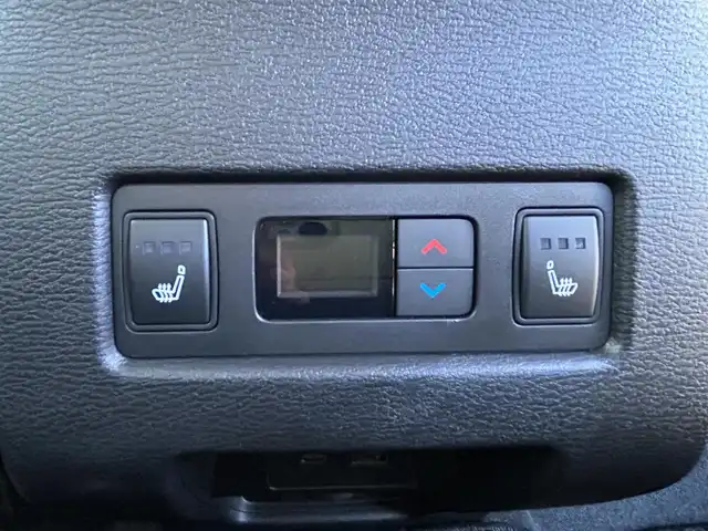 三菱 アウトランダー ＰＨＥＶ P 愛媛県 2024(令6)年 0.4万km ホワイトダイヤモンド 純正ナビ（Bluetooth/AppleCarPlaｙ）/アラウンドビューモニター/ヘッドアップディスプレイ/BOSE製スピーカー/マイパイロット/マッサージ機能（D/N席）/置くだけ充電/全席シートヒーター（サードシート除く)/ステアリングヒーター/シートメモリー/パドルシフト/サンルーフ/パワーシート/純正20インチアルミホイール/純正フロアマット/前後コーナーセンサー/ダウンヒルアシストコントロール/LEDヘッドライト/スマートキー×２