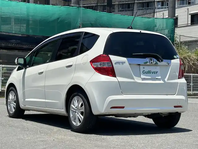 ホンダ フィット XH ファインスタイル 愛知県 2013(平25)年 6.9万km プレミアムホワイトパール 純正ナビ/(CD/DVD/ワンセグ)/シートヒーター/ハーフレザー/ビルトインETC/ドライブレコーダー/オートライト/レザーステアリング/スペアキー/保証書/取扱説明書