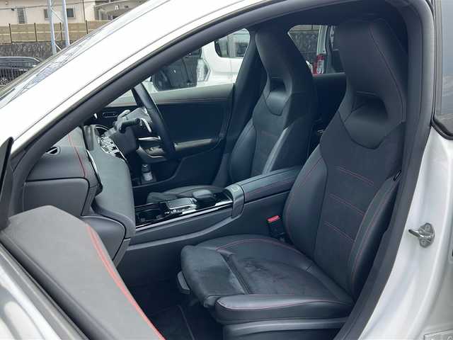 メルセデス・ベンツ Ｍ・ベンツ ＣＬＡ２５０ Sブレイク 4MATIC 愛知県 2022(令4)年 1.7万km ポーラホワイト /禁煙車/ワンオーナー//パノラマサンルーフ//メーカーナビ//Bluetooth//バックカメラ//ETC//純正ドライブレコーダー//アクティブブレーキアシスト//アクティブレーンキープアシスト//ブラインドスポットアシスト//レーンチェンジアシスト//アダプティブクルーズコントロール/（アクティブステアリングアシスト付）//パークトロニック（コーナーセンサー）//トラフィックサインアシスト//D/N席パワーシート・シートヒーター//パワーバックドア//純正１８インチアルミ//アンビエントライト//ESP（横滑り防止）//電動格納ミラーウインカー//LEDオートライト//純正フロアマット//アイドリングストップ//取扱説明書/新車保証書//スペアキー