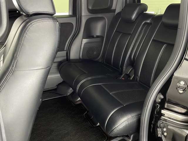 ホンダ Ｎ ＢＯＸ カスタム G L ターボ ホンダセンシング 宮崎県 2020(令2)年 7.3万km クリスタルブラックパール 禁煙車/ホンダセンシング/純正8型ナビTV/（VXU-207NBi/CD/DVD/Bluetooth/フルセグTV)/純正バックカメラ/純正ビルトインETC/純正ドライブレコーダー/純正LEDオートライト/純正LEDフォグ/純正15インチアルミ/純正エアロ/純正ルーフエンドスポイラー/純正フロアマット/社外革調シートカバー/両側電動スライドドア/アダプティブクルーズコントロール/レーンディパーチャーアラート/クリアランスソナー/パドルシフト/オートエアコン/前席シートヒーター/ウインカードアミラー/スマートキー/プッシュエンジンスタート/新車時保証書/取扱い説明書