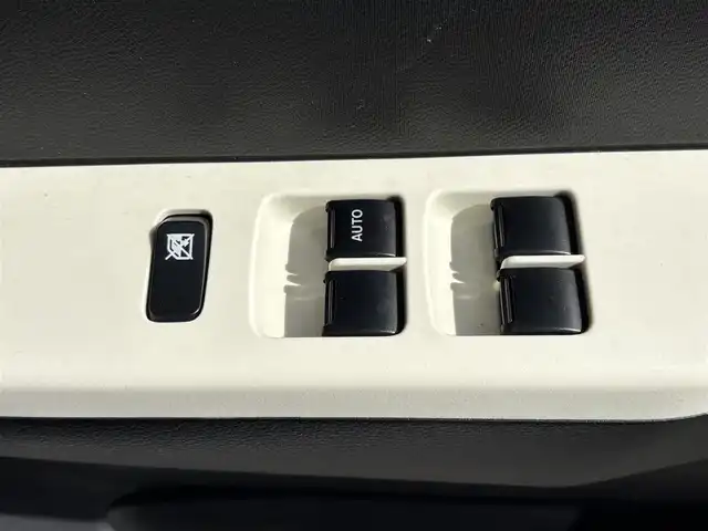 スズキ アルト L 大分県 2017(平29)年 8.5万km シルキーシルバーメタリック 純正ナビ/（AM/FM/CD/DVD/SD/USB/Bluetooth/ワンセグTV）/アイドリングストップ/横滑り防止/衝突軽減ブレーキ/ETC/ドライブレコーダー前後（SDカード有り）/純正フロアマット/保証書/取扱説明書