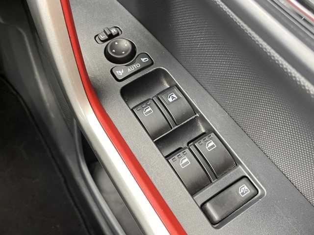 トヨタ ライズ Z 道央・札幌 2019(令1)年 3.5万km シャイニングホワイトパール ・４WD / ＴＲＤエアロ / 寒冷地仕様　/・スマートアシスト　/・純正ナビ９インチ/（BT/CD/SD/フルセグTV）　/・アラウンドビューモニター　/・前席シートヒーター　/・ステアリングスイッチ　/・アイドリングストップ　/・社外前後ドライブレコーダー　/・ＬＥＤヘッドライト/オートライト/・プッシュスタート/スマートキー/・電動格納ミラー