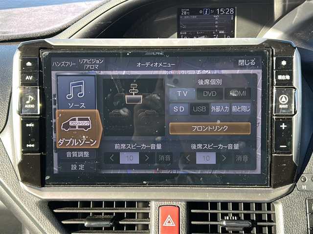 トヨタ ノア ハイブリッド Si 茨城県 2018(平30)年 5.8万km ホワイトパールクリスタルシャイン ALPINE11型ナビ【EX11NX】/(地デジTV・CD・DVD・BT・USB・ラジオ再生)/両側パワースライドドア/衝突軽減ブレーキ/クルーズコントロール/ハーフレザーシート/シートヒーター/ドライブレコーダー/バックカメラ/ETC/オートライト/LEDヘッドライト/社外18inアルミホイール＆純正AW車載/フロアマット/スマートキー