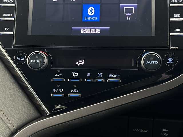 トヨタ カムリ G 愛知県 2018(平30)年 5.1万km プラチナホワイトパールマイカ 禁煙車/純正Tコネクト8インチナビ/(Bluetooth/CD/DVD/SD/USB/フルセグTV/品番：B9108)/バックカメラ/トヨタセーフティセンス/・プリクラッシュセーフティ/・レーダークルーズコントロール/・レーンキープアシスト/・オートマチックハイビーム/・パーキングサポートブレーキ/・リアクロストラフィックアラート/ビルトインETC/ドライブレコーダー/ブラインドスポットモニター/電動パーキングブレーキ/ブレーキホールド/タイヤ空気圧警報システム/車両接近通報装置/クリアランスソナー/運転席パワーシート/ステアリングリモコン/純正17インチホイール/スマートキー/プッシュスタート/LEDヘッドライト/オートライト/フロントフォグランプ/電動格納ドアミラー/ISO FIX