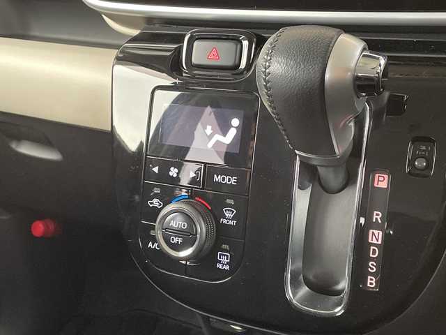 ダイハツ ムーヴ キャンバス G ブラックインテリア VS SAⅢ 愛知県 2021(令3)年 3.2万km スムースグレーマイカメタリック/ファイアークォーツレッドメタリック 2トーン 純正ナビ/全方位カメラ/両側パワースライドドア/シートヒーター/コーナーセンサー/レーンキープアシスト/衝突軽減システム/フルセグ/CD DVD/Bluetooth/ステアリングスイッチ/スマートキー/プッシュスタート