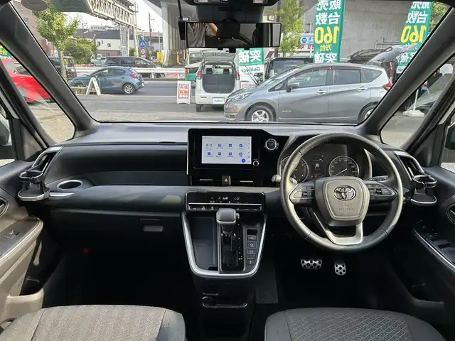 トヨタ ノア S－G 東京都 2023(令5)年 2.1万km ホワイトパールクリスタルシャイン 純正ナビ/バックカメラ/プリクラッシュセーフティ/レーンディパーチャーアラート/レーダークルーズコントロール/レーントレーシングアシスト/ロードサインアシスト/オートマチックハイビーム/プロアクティブドライビングアシスト/両側パワースライドドア/コーナーセンサー/ステアリングスイッチ/純正16インチアルミホイール/LEDヘッドライト/フォグランプ/オートライト/プッシュスタート/スマートキー/純正ドアバイザー/純正フロアマット/ウィンカーミラー/ドアバイザー