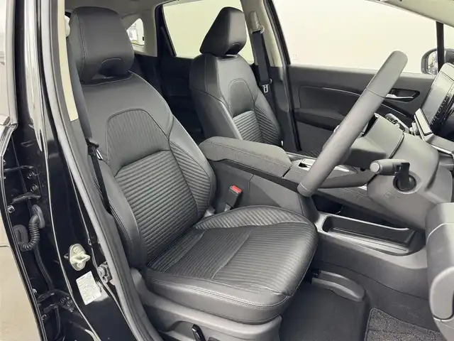 日産 オーラ G レザーエディション 福岡県 2024(令6)年 0.1万km 黒 純正９型ナビ　/全方位カメラ　/ナビ連動前方ドラレコ　/デジタルインナーミラー　/ＥＴＣ　/コーナーセンサー　/エマージェンシーブレーキ　/レーンキープ　/ブラインドスポットモニター　/純正１７インチＡＷ　/ＬＥＤライト