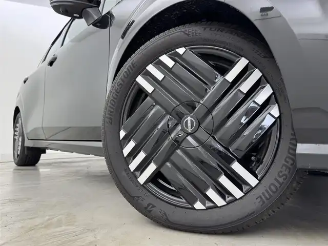 日産 オーラ G レザーエディション 福岡県 2024(令6)年 0.1万km 黒 純正９型ナビ　/全方位カメラ　/ナビ連動前方ドラレコ　/デジタルインナーミラー　/ＥＴＣ　/コーナーセンサー　/エマージェンシーブレーキ　/レーンキープ　/ブラインドスポットモニター　/純正１７インチＡＷ　/ＬＥＤライト