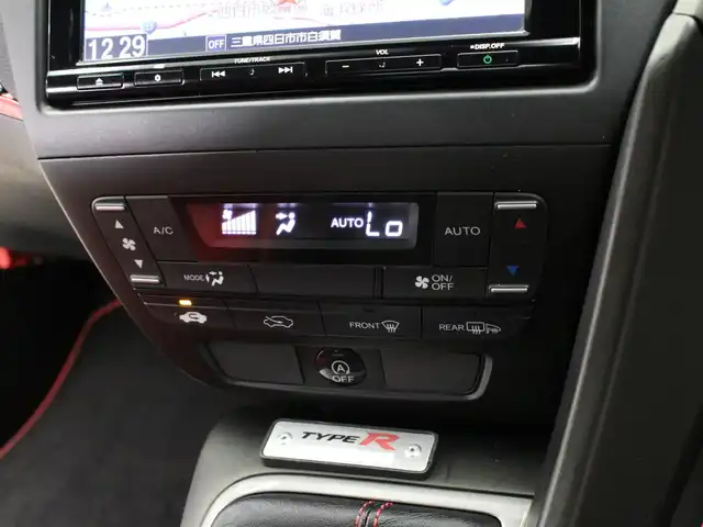 ホンダ シビック タイプR 三重県 2016(平28)年 1.9万km チャンピオンシップホワイト 6MT/純正ナビ（VXM-165VFi)/　フルセグTV/CD/DVD/Bluetooth/バックカメラ/ETC/LEDヘッドライト/フォグランプ/オートライト/クルーズコントロール/ステアリングリモコン/ブレンボキャリパー/シートリフター /センターコンソール/19インチアルミホイール/オートエアコン