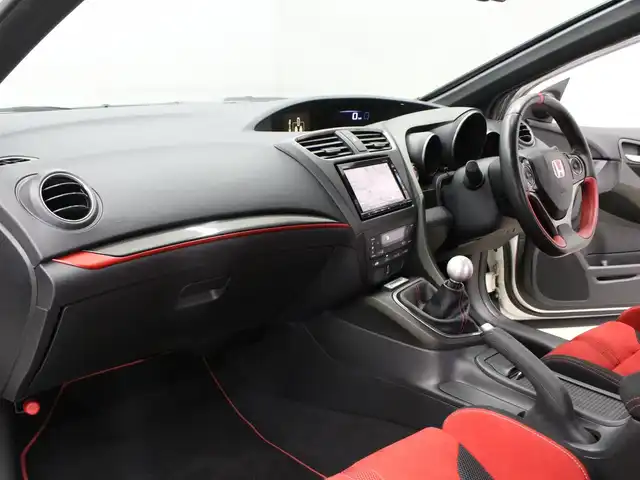 ホンダ シビック タイプR 三重県 2016(平28)年 1.9万km チャンピオンシップホワイト 6MT/純正ナビ（VXM-165VFi)/　フルセグTV/CD/DVD/Bluetooth/バックカメラ/ETC/LEDヘッドライト/フォグランプ/オートライト/クルーズコントロール/ステアリングリモコン/ブレンボキャリパー/シートリフター /センターコンソール/19インチアルミホイール/オートエアコン