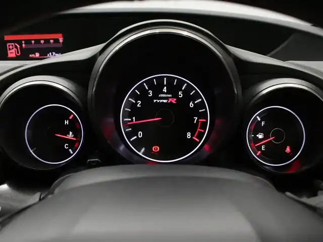 ホンダ シビック タイプR 三重県 2016(平28)年 1.9万km チャンピオンシップホワイト 6MT/純正ナビ（VXM-165VFi)/　フルセグTV/CD/DVD/Bluetooth/バックカメラ/ETC/LEDヘッドライト/フォグランプ/オートライト/クルーズコントロール/ステアリングリモコン/ブレンボキャリパー/シートリフター /センターコンソール/19インチアルミホイール/オートエアコン