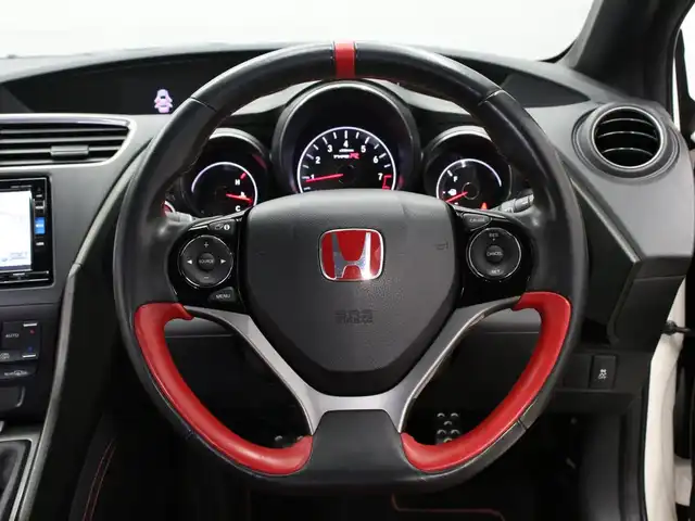 ホンダ シビック タイプR 三重県 2016(平28)年 1.9万km チャンピオンシップホワイト 6MT/純正ナビ（VXM-165VFi)/　フルセグTV/CD/DVD/Bluetooth/バックカメラ/ETC/LEDヘッドライト/フォグランプ/オートライト/クルーズコントロール/ステアリングリモコン/ブレンボキャリパー/シートリフター /センターコンソール/19インチアルミホイール/オートエアコン