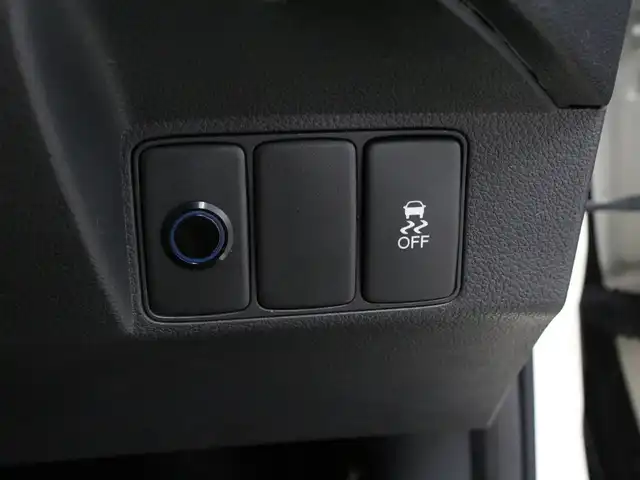 ホンダ シビック タイプR 三重県 2016(平28)年 1.9万km チャンピオンシップホワイト 6MT/純正ナビ（VXM-165VFi)/　フルセグTV/CD/DVD/Bluetooth/バックカメラ/ETC/LEDヘッドライト/フォグランプ/オートライト/クルーズコントロール/ステアリングリモコン/ブレンボキャリパー/シートリフター /センターコンソール/19インチアルミホイール/オートエアコン