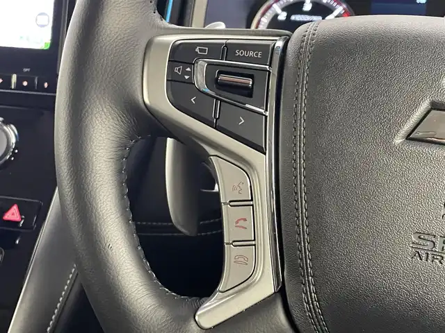 三菱 デリカＤ：５ シャモニー 埼玉県 2024(令6)年 0.3万km グラファイトグレーメタリック/ブラックマイカ 純正１０．１インチナビ　マルチアラウンドモニター　ＢＳＭ　電動ステップ　ドラレコ　ｅアシスト　レーダークルーズコントロール　シートヒーター　ＡＣ１００Ｖ　純正アルミホイール　オートハイビーム　ＬＥＤ