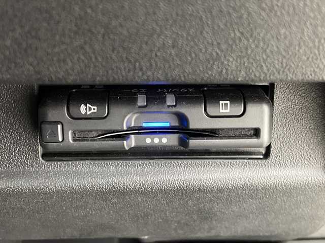 スズキ ジムニー XC 群馬県 2022(令4)年 3.5万km ジャングルグリーン ４ＷＤターボ　ルーフキャリア　ナビ　フルセグＴＶ　ドラレコ　ＥＴＣ　シートヒーター　ヘッドライトウォッシャー　フォグランプ　電動格納ミラー　クルーズコントロール　レーンキープアシスト　背面タイヤ　禁煙