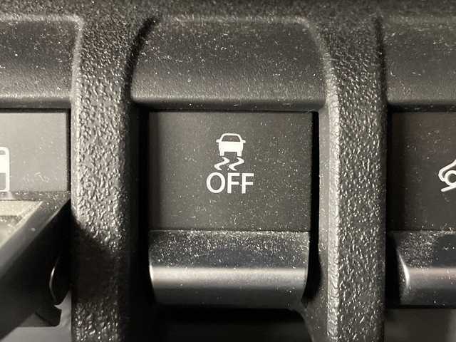 スズキ ジムニー XC 群馬県 2022(令4)年 3.5万km ジャングルグリーン ４ＷＤターボ　ルーフキャリア　ナビ　フルセグＴＶ　ドラレコ　ＥＴＣ　シートヒーター　ヘッドライトウォッシャー　フォグランプ　電動格納ミラー　クルーズコントロール　レーンキープアシスト　背面タイヤ　禁煙