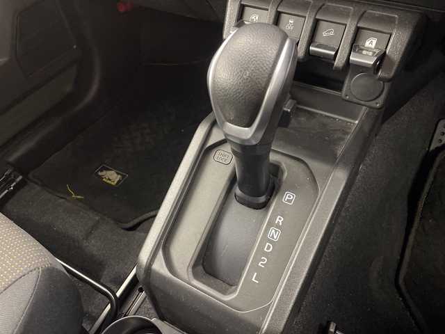 スズキ ジムニー XC 群馬県 2022(令4)年 3.5万km ジャングルグリーン ４ＷＤターボ　ルーフキャリア　ナビ　フルセグＴＶ　ドラレコ　ＥＴＣ　シートヒーター　ヘッドライトウォッシャー　フォグランプ　電動格納ミラー　クルーズコントロール　レーンキープアシスト　背面タイヤ　禁煙