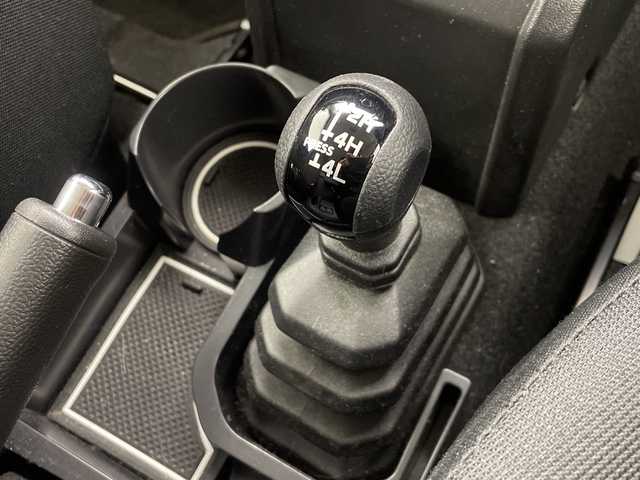 スズキ ジムニー XC 群馬県 2022(令4)年 3.5万km ジャングルグリーン ４ＷＤターボ　ルーフキャリア　ナビ　フルセグＴＶ　ドラレコ　ＥＴＣ　シートヒーター　ヘッドライトウォッシャー　フォグランプ　電動格納ミラー　クルーズコントロール　レーンキープアシスト　背面タイヤ　禁煙