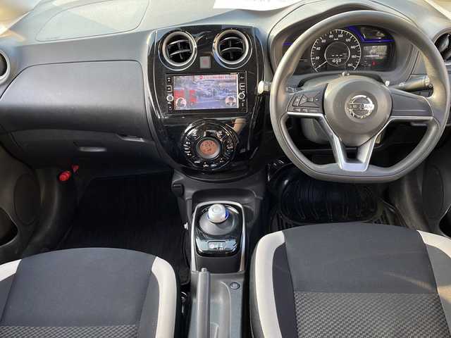 日産 ノート e－パワー X 新潟県 2016(平28)年 3.1万km プレミアムコロナオレンジ 純正SDナビ/(AM/FM/CD/DVD/SD/フルセグ/Bluetooth)/全方位モニター/前方ドライブレコーダー/デジタルインナーミラー/HIDオートライト/社外アルミホイール付冬タイヤ積込/(185/70/R14/6mm)/衝突被害軽減ブレーキ/横滑り防止装置/ステアリングリモコン/純正フロアマット/ドアバイザー/スマートキー/ETC