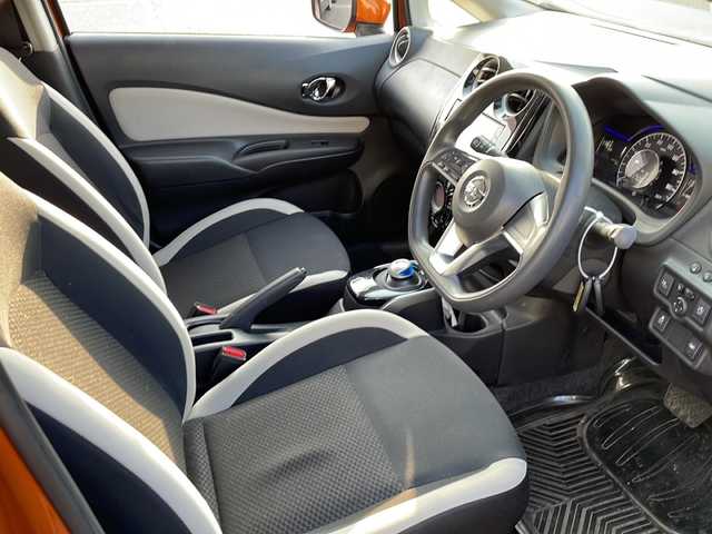 日産 ノート e－パワー X 新潟県 2016(平28)年 3.1万km プレミアムコロナオレンジ 純正SDナビ/(AM/FM/CD/DVD/SD/フルセグ/Bluetooth)/全方位モニター/前方ドライブレコーダー/デジタルインナーミラー/HIDオートライト/社外アルミホイール付冬タイヤ積込/(185/70/R14/6mm)/衝突被害軽減ブレーキ/横滑り防止装置/ステアリングリモコン/純正フロアマット/ドアバイザー/スマートキー/ETC