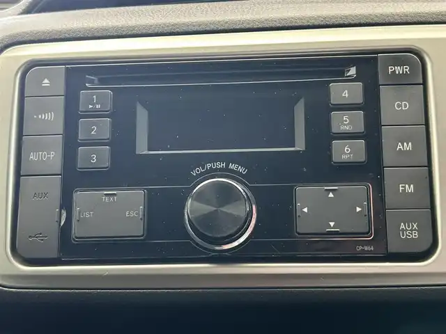 トヨタ ヴィッツ F 鹿児島県 2016(平28)年 9万km シルバーM カーオーディオ（CD/AM/FM）/社外前後ドライブレコーダー/ビルトインETC/アイドリングストップ/スマートキー/プッシュスタート/純正フロアマット/ヘッドライトレベライザー/ハロゲンヘッドライト/パワーステアリング/パワーウィンドウ/横滑り防止装置/衝突被害軽減システム