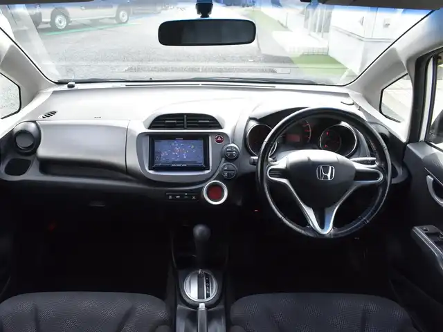 ホンダ フィット G スマートセレ ファインスタイル 神奈川県 2013(平25)年 5.2万km 白 ワンオーナー/社外メモリナビ/BTオーディオ/地デジTV/CD/DVD/ETC/ドアバイザー/純正フロアマット/保証書/取説ナビ説