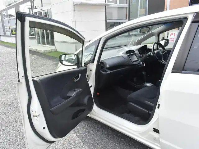 ホンダ フィット G スマートセレ ファインスタイル 神奈川県 2013(平25)年 5.2万km 白 ワンオーナー/社外メモリナビ/BTオーディオ/地デジTV/CD/DVD/ETC/ドアバイザー/純正フロアマット/保証書/取説ナビ説