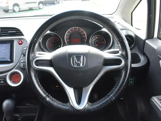 ホンダ フィット G スマートセレ ファインスタイル 神奈川県 2013(平25)年 5.2万km 白 ワンオーナー/社外メモリナビ/BTオーディオ/地デジTV/CD/DVD/ETC/ドアバイザー/純正フロアマット/保証書/取説ナビ説