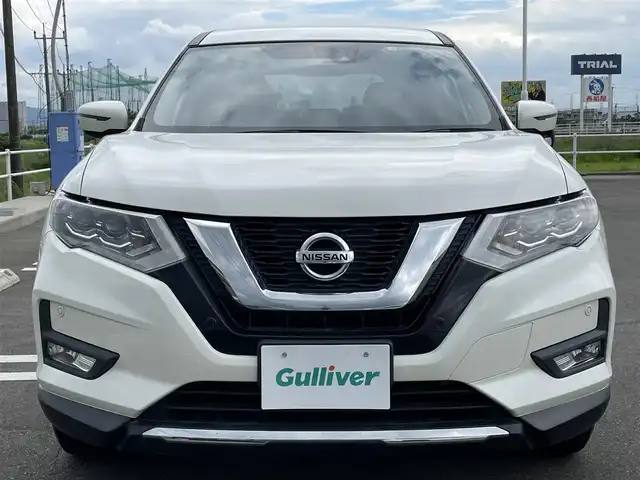 日産 エクストレイル 20X 佐賀県 2017(平29)年 6.5万km ブリリアントホワイトパール 純正9インチメモリナビ/・フルセグTV/CD/DVD/BR/USB/Bluetooth/バックカメラ/ドライブレコーダー/ビルトインETC/パワーバックドア/ミラーヒーター/合皮シート/ISOFIX対応/革巻きステアリング/ステアリングリモコン/純正18インチアルミホイール/純正LEDヘッドライト/純正フォグライト/純正フロアマット/純正ドアバイザ―/エマージェンシーブレーキ/レーンディパーチャーワーニング/クリアランスソナー/コーナリングスタビリティアシスト/アクティブエンジンブレーキ