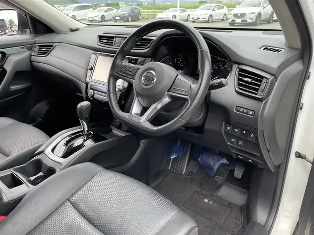 日産 エクストレイル 20X 佐賀県 2017(平29)年 6.5万km ブリリアントホワイトパール 純正9インチメモリナビ/・フルセグTV/CD/DVD/BR/USB/Bluetooth/バックカメラ/ドライブレコーダー/ビルトインETC/パワーバックドア/ミラーヒーター/合皮シート/ISOFIX対応/革巻きステアリング/ステアリングリモコン/純正18インチアルミホイール/純正LEDヘッドライト/純正フォグライト/純正フロアマット/純正ドアバイザ―/エマージェンシーブレーキ/レーンディパーチャーワーニング/クリアランスソナー/コーナリングスタビリティアシスト/アクティブエンジンブレーキ