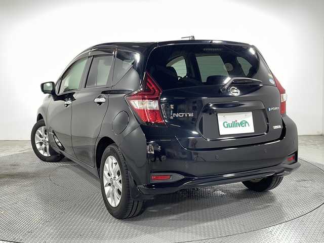 日産 ノート e－パワー X 広島県 2018(平30)年 5.2万km スーパーブラック 純正ナビ/アラウンドビューモニター/インテリジェントルームミラー/ドラレコ/ＥＴＣ２．０/コーナーセンサー/衝突軽減/レーンキープ/ＬＥＤヘッドライト/フルセグＴＶ/ＤＶＤ/オートライト/スマートキー/エアバッグ(運転席/助手席)/純正15インチアルミホイール(185/65/R15)