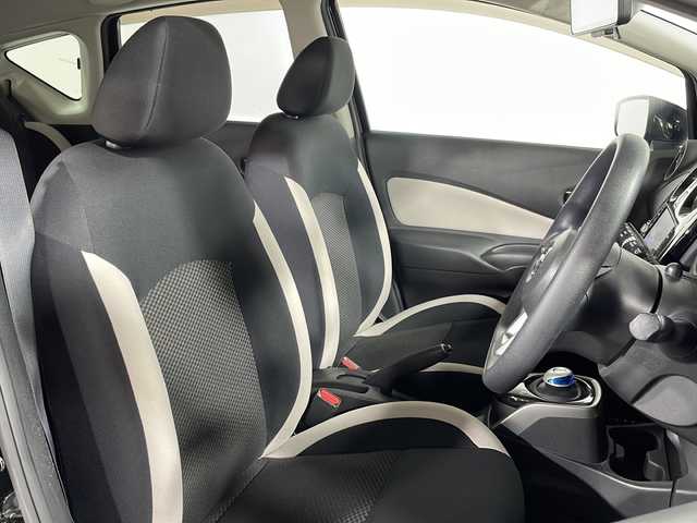 日産 ノート e－パワー X 広島県 2018(平30)年 5.2万km スーパーブラック 純正ナビ/アラウンドビューモニター/インテリジェントルームミラー/ドラレコ/ＥＴＣ２．０/コーナーセンサー/衝突軽減/レーンキープ/ＬＥＤヘッドライト/フルセグＴＶ/ＤＶＤ/オートライト/スマートキー/エアバッグ(運転席/助手席)/純正15インチアルミホイール(185/65/R15)