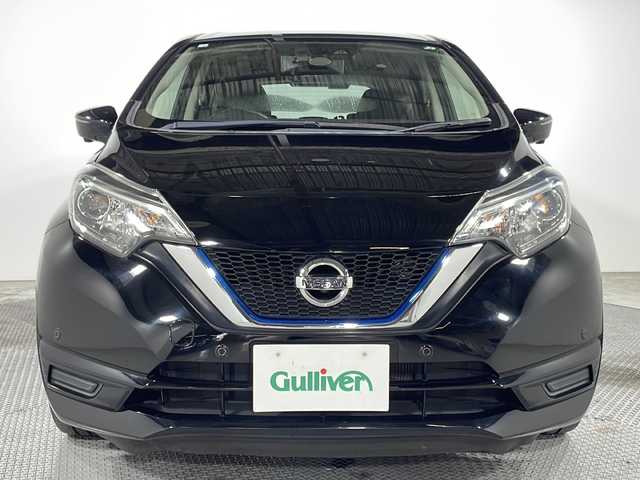 日産 ノート e－パワー X 広島県 2018(平30)年 5.2万km スーパーブラック 純正ナビ/アラウンドビューモニター/インテリジェントルームミラー/ドラレコ/ＥＴＣ２．０/コーナーセンサー/衝突軽減/レーンキープ/ＬＥＤヘッドライト/フルセグＴＶ/ＤＶＤ/オートライト/スマートキー/エアバッグ(運転席/助手席)/純正15インチアルミホイール(185/65/R15)