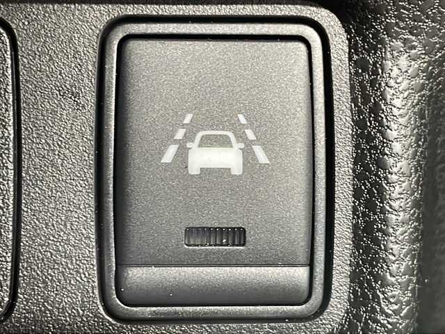 日産 ノート e－パワー X 広島県 2018(平30)年 5.2万km スーパーブラック 純正ナビ/アラウンドビューモニター/インテリジェントルームミラー/ドラレコ/ＥＴＣ２．０/コーナーセンサー/衝突軽減/レーンキープ/ＬＥＤヘッドライト/フルセグＴＶ/ＤＶＤ/オートライト/スマートキー/エアバッグ(運転席/助手席)/純正15インチアルミホイール(185/65/R15)